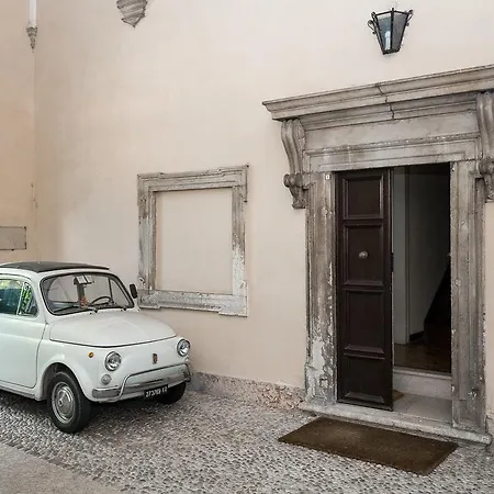 维罗纳迪莫勒酒店 公寓 *