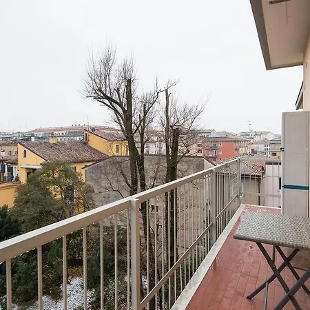 ディモーレ アパート *