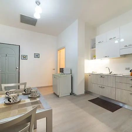 ディモーレ アパート *